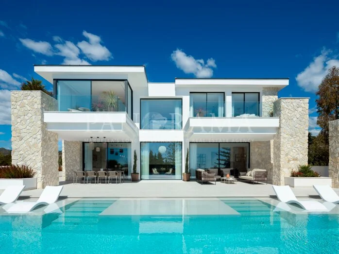 3D exterior visualisation of a villa